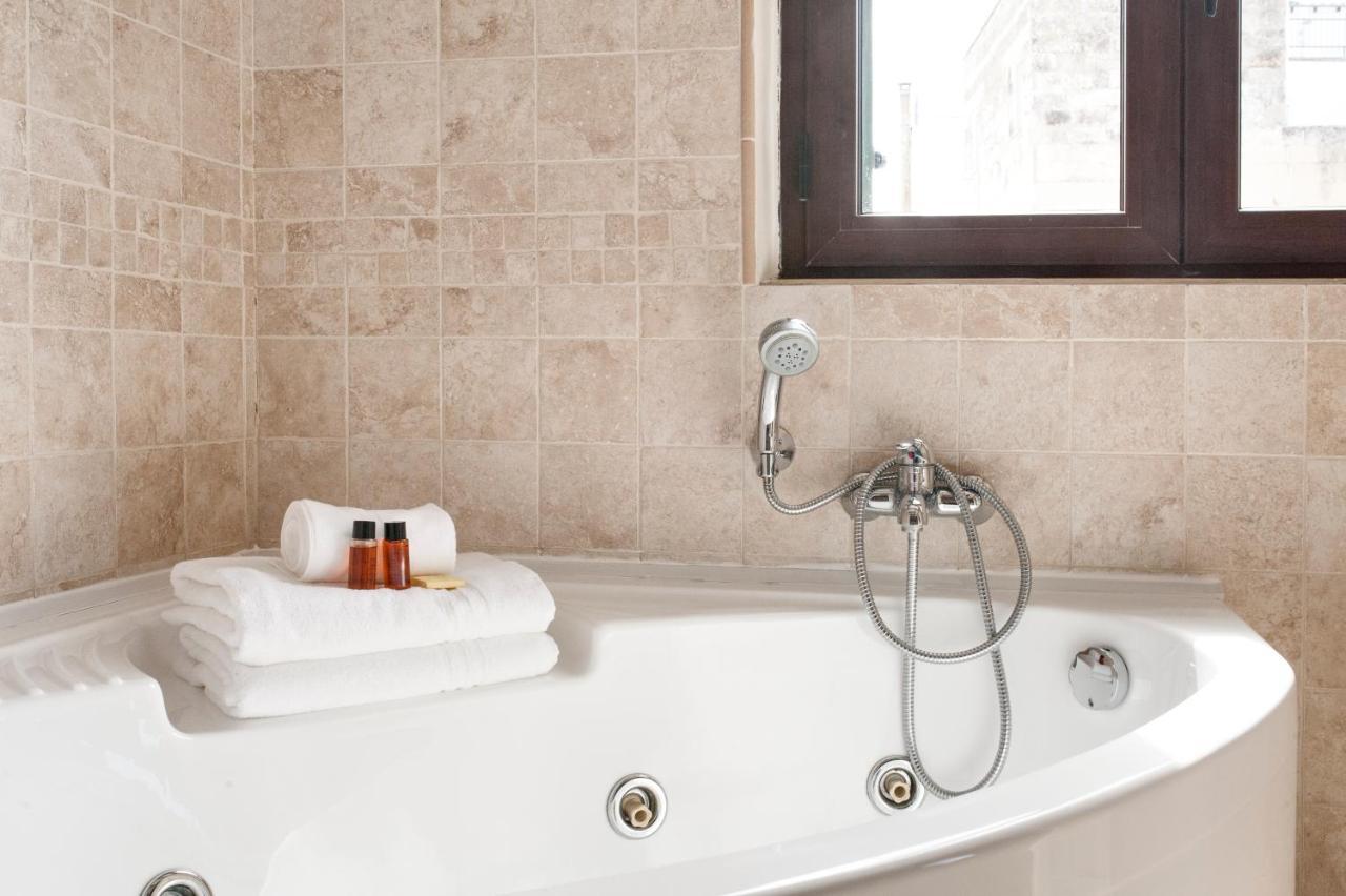 Castriota19 - Jacuzzi Room & Apartment Sit Lecce Exterior photo