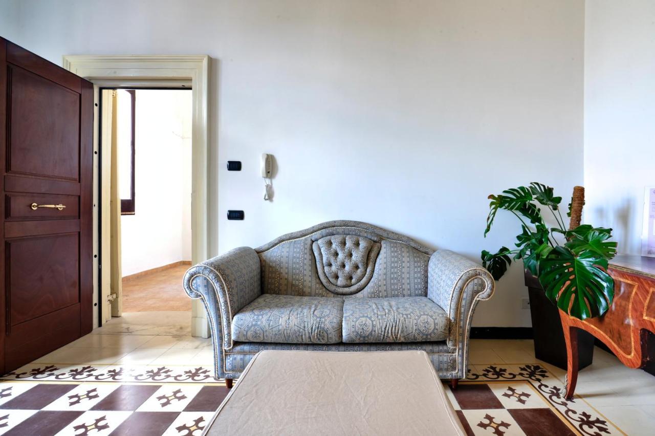Castriota19 - Jacuzzi Room & Apartment Sit Lecce Exterior photo